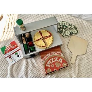 Melissa Doug Top & Bake Wooden and Felt Pizza Set